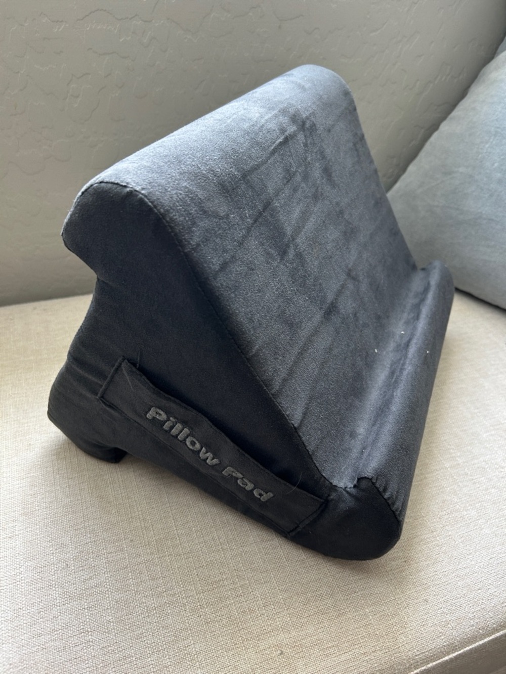 Gray pillow pad Reading Wedge Pillow